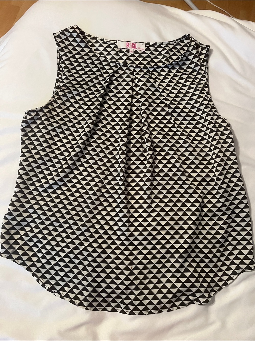 Geometric Black & White Sleeveless Camisole
